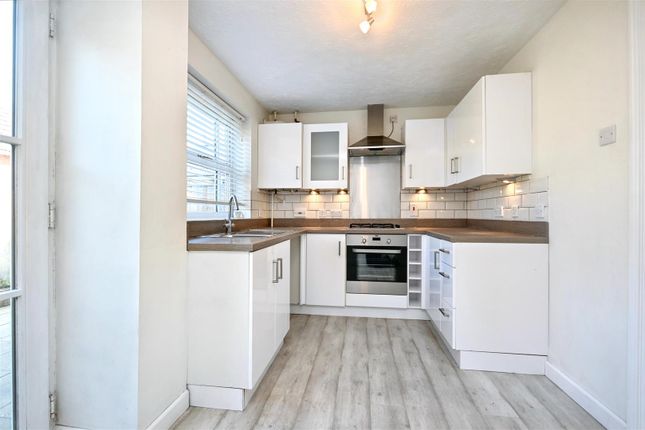 23, Beechfield Close, Stone Cross, Pevensey photo 3