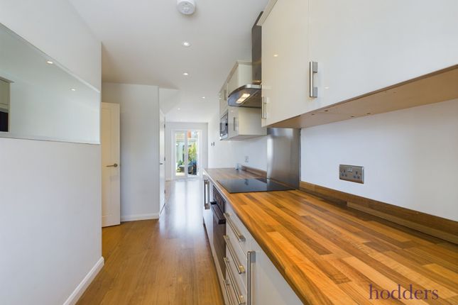 1, Fernbank Road, Addlestone photo 3