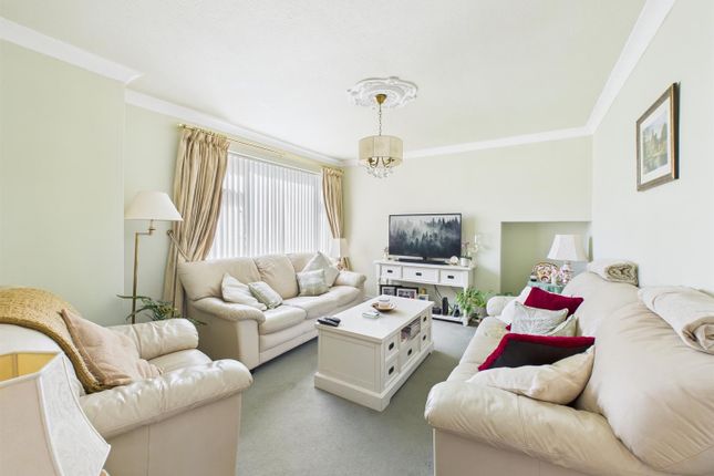 26, Ridgeway Avenue, Coventry photo 4