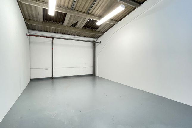 Thumbnail Warehouse to let in Crawley Road, London