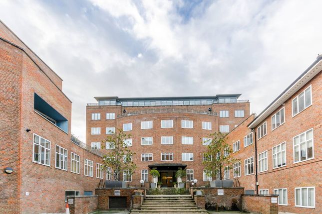 Flat for sale in Percy Laurie House, Putney, London