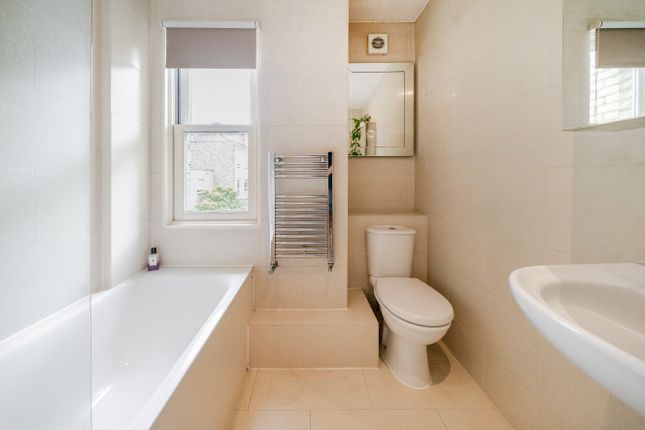 Flat 6, 22, Colinette Road, London photo 4