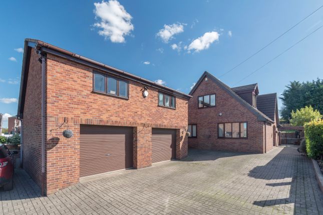 72, Knottingley Road, Pontefract photo 3