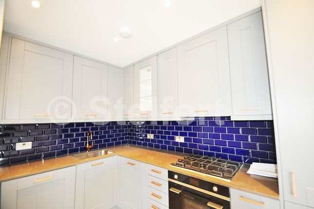 Flat 3, 24 The Oval, London photo 3