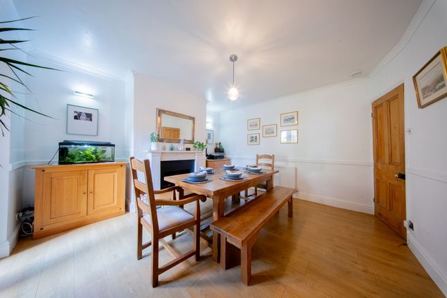 2 Thorn Grove, Altrincham photo 4