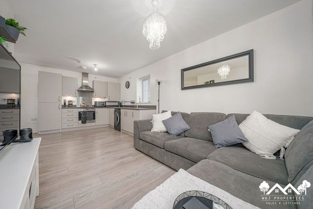 6 Tutor House, Huyton photo 4