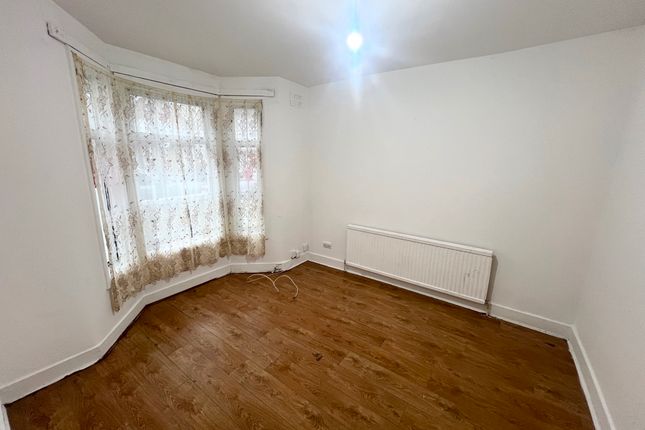 Thumbnail Terraced house to rent in Felixstowe Road, London