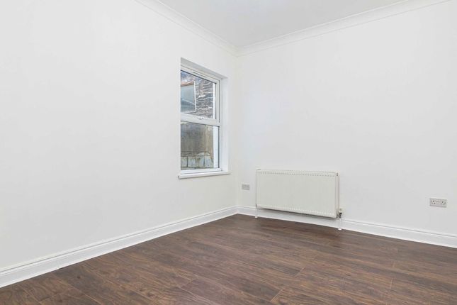 5, Woodstock Road, London photo 4