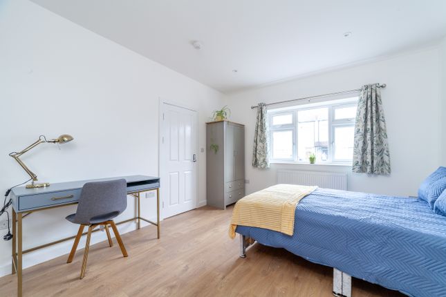 Thumbnail Room to rent in Woodlands Road, Harrow