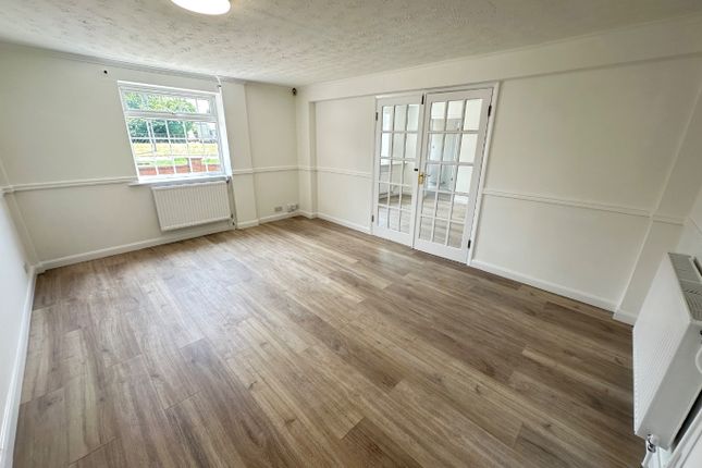 679A, Hitchin Road, Luton photo 4
