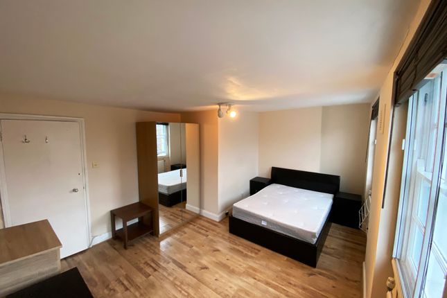Thumbnail Room to rent in Pentonville Road, London