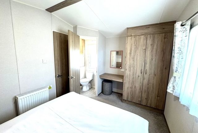 Abi Trieste, Vinnetrow Rd West Sussex, Chichester photo 5