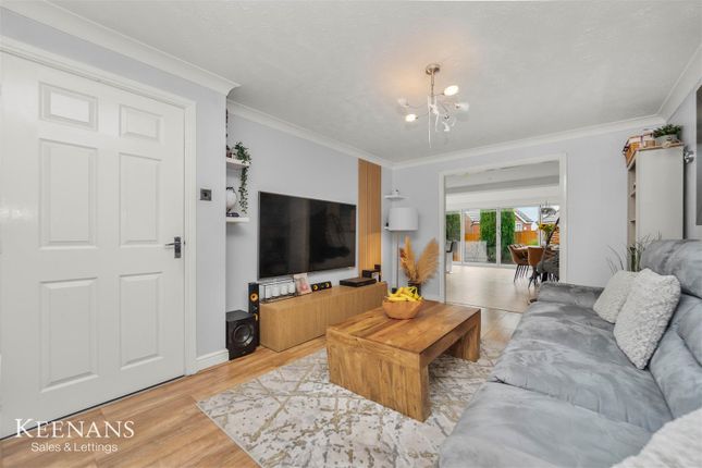 16, Moorside Drive, Clayton Le Moors photo 3