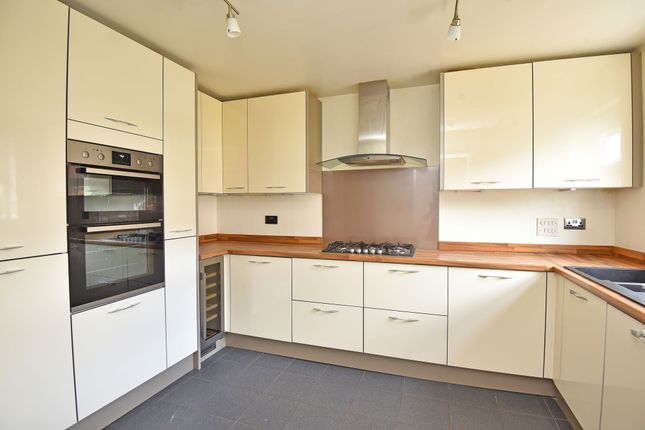 63 Hutton Gate, Harrogate photo 3