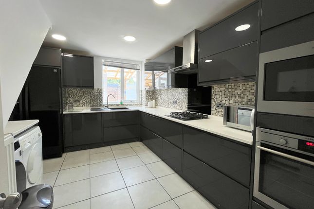 1, Winchendon Close, Leicester photo 4