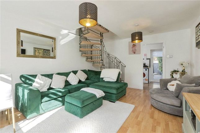 9, Doveney Close, Orpington photo 2