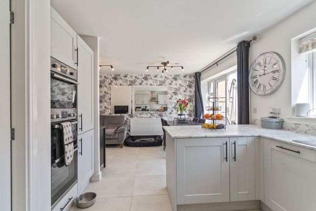 10 Twyn Y Melin Close, Newport photo 4
