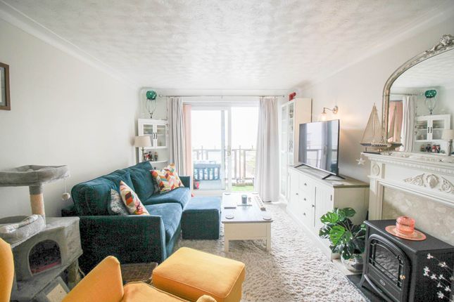 25, Madeira Court, Weston-super-Mare photo 4