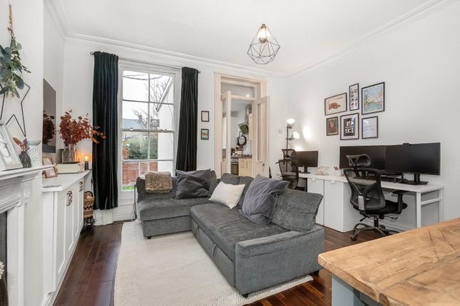 1-bed flat on Flat 5, 147, Hamilton Road, London, £300,000