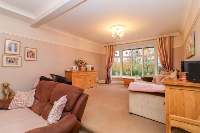 46, Pontefract Road, Knottingley photo 4