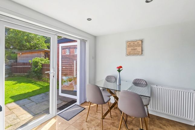 2 Dovedale Avenue, Manchester photo 5