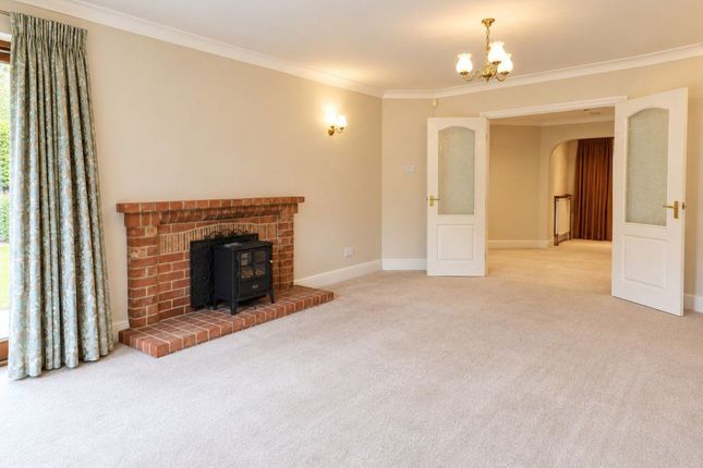 Lower Road, Leatherhead photo 4