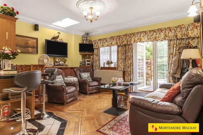 7A, Bourne Hill, London photo 2