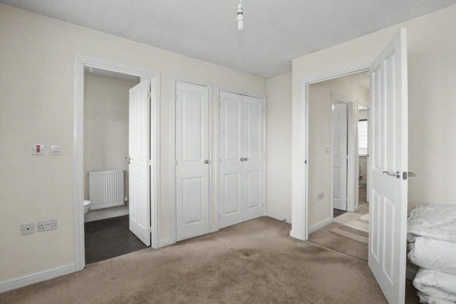 15, Coningsby Drive, Wolverhampton photo 3