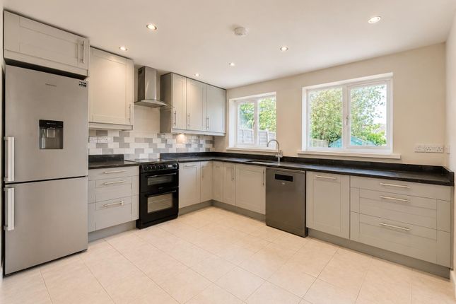 17, Attingham Hill, Milton Keynes photo 3