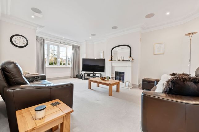 56 Kingswood, Ascot photo 4