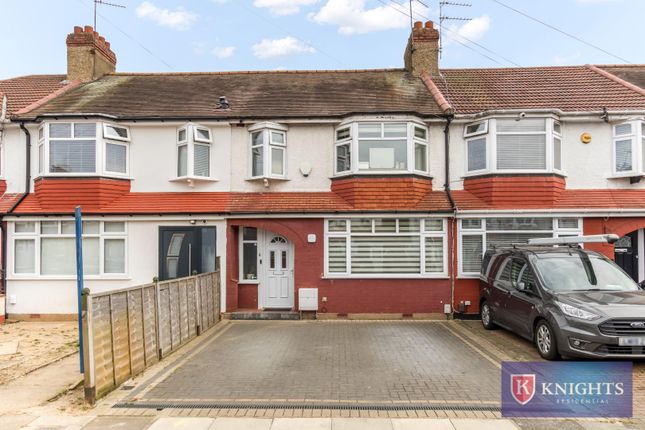 Thumbnail Property for sale in Hydeside Gardens, London