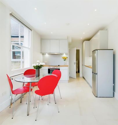 Flat for sale in Fortescue Road, Colliers Wood, London