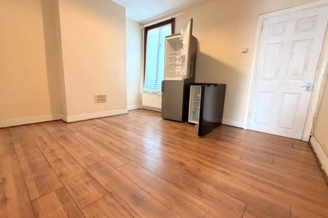 495, London Road, Grays photo 4