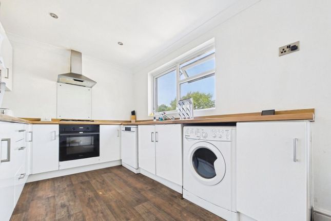 25, Crowther Close, Southampton photo 3