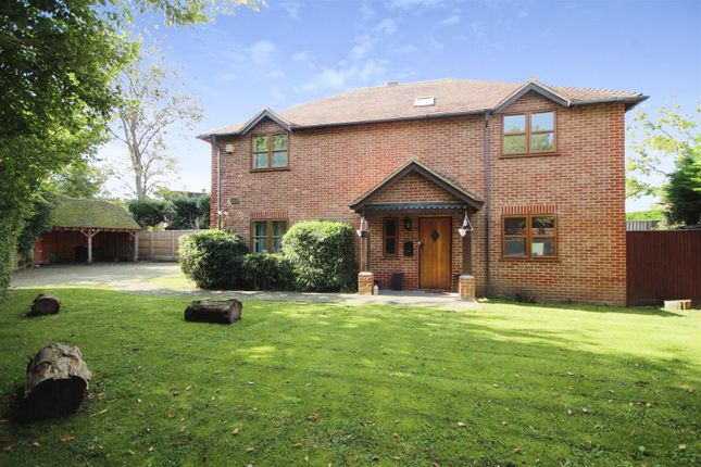 Thumbnail Detached house to rent in Wokingham Road, Hurst, Reading