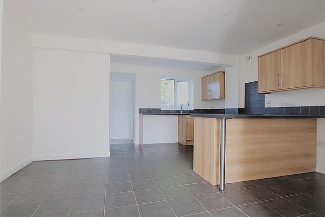 37, Summerfield Close, Wisbech photo 3