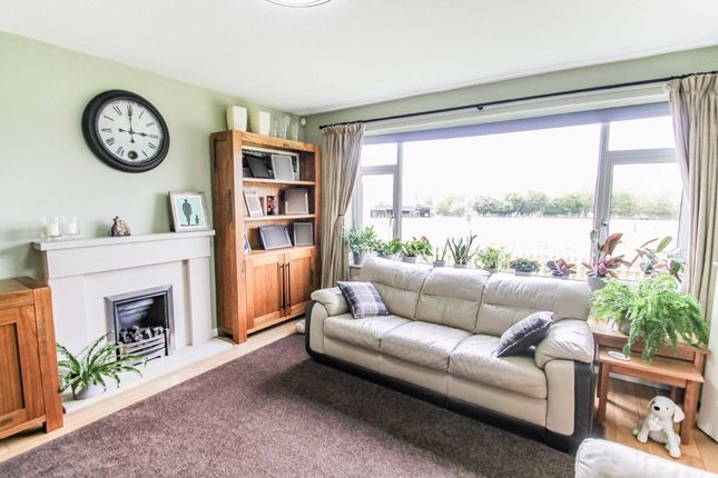14, Navisford Close, Thrapston photo 3