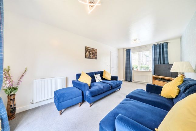 26, Mill House Court, Huddersfield photo 4