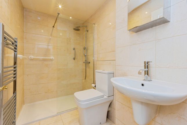 2, Tilby Close, Manchester photo 4