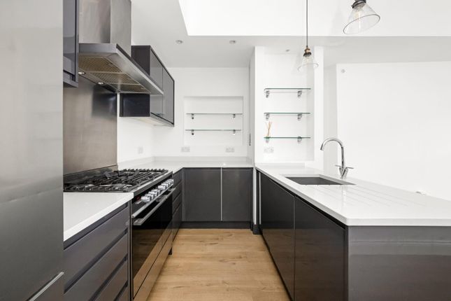 Flat for sale in Essex Grove, Crystal Palace, London