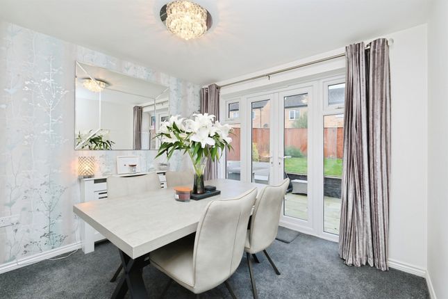 19, Oak Drive, Leeds photo 4