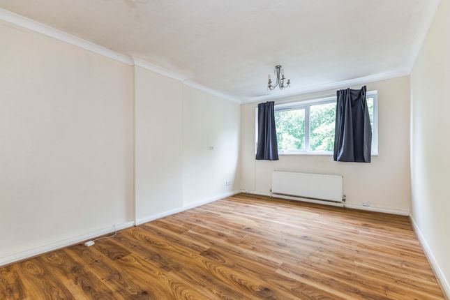 30, Onslow Gardens, Wallington photo 2