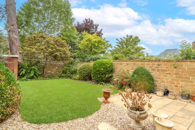 4, Croft Gardens, Broadway photo 2
