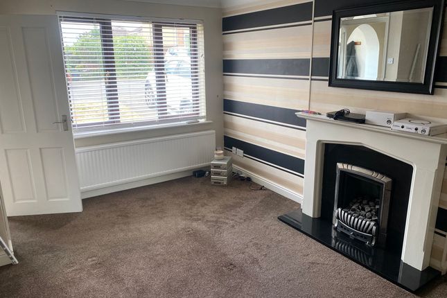 7 Catkin Drive, Nottingham photo 3