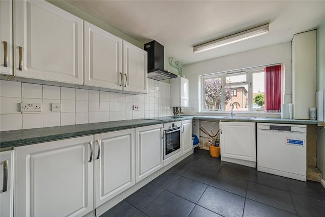 11, Hillsgrove Close, Kent photo 3