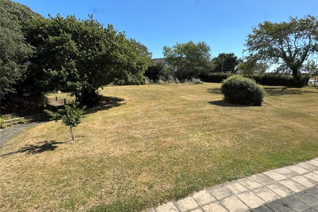 126 The Lodge,, Hall Crescent, Clacton-on-Sea photo 5