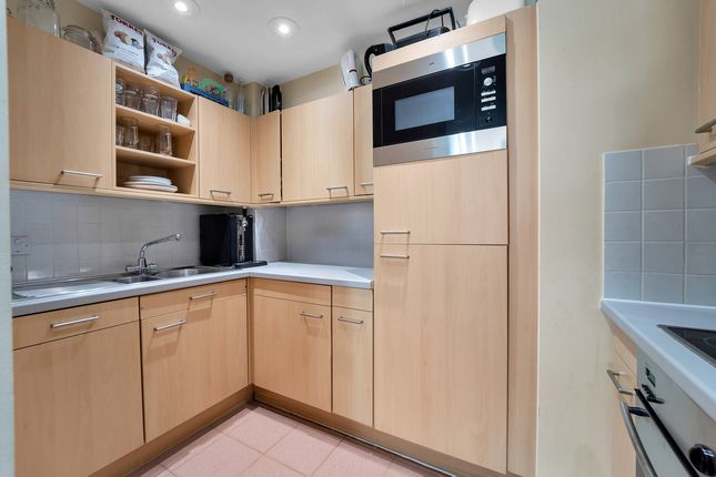 Flat Apartment 63, 203, Buckingham Palace Road, London photo 4