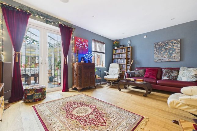 6, Wraysbury Gardens, Lancing photo 3