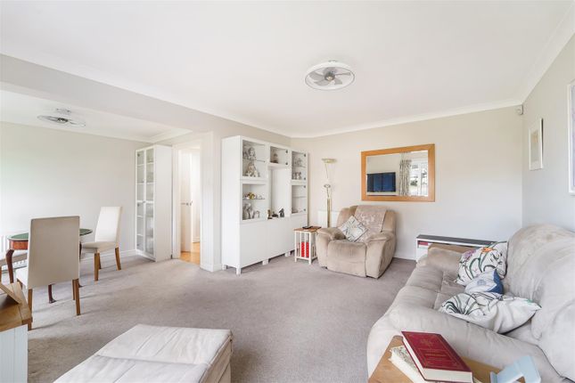 5, Clifton Place, Banstead photo 3