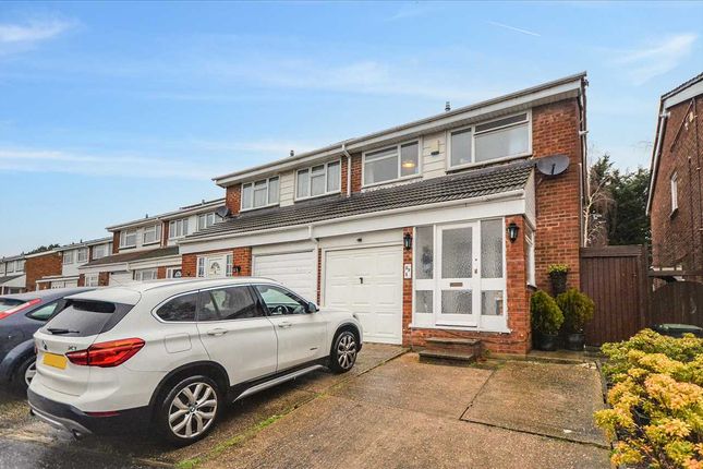 Thumbnail Semi-detached house to rent in View Close, Chigwell